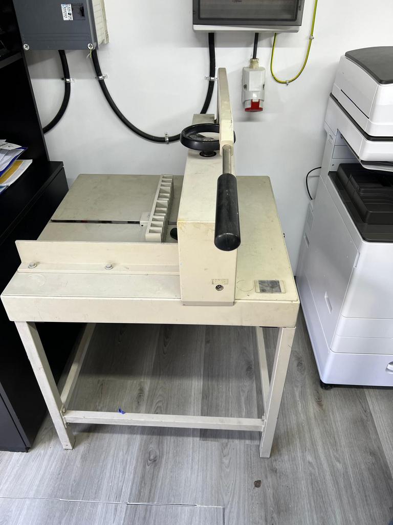 Guillotineschaar, Diversen, Papierwaren, Zo goed als nieuw