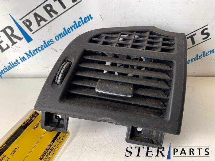 Grille aération tableau de bord d'un Mercedes S-Klasse, 3 mois de garantie, Utilisé, -, -