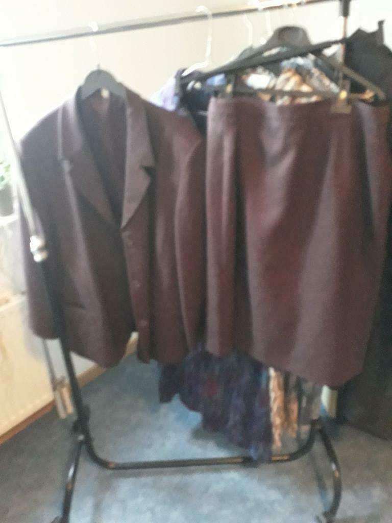 Tailleur taille 54, Enlèvement ou Envoi, Comme neuf