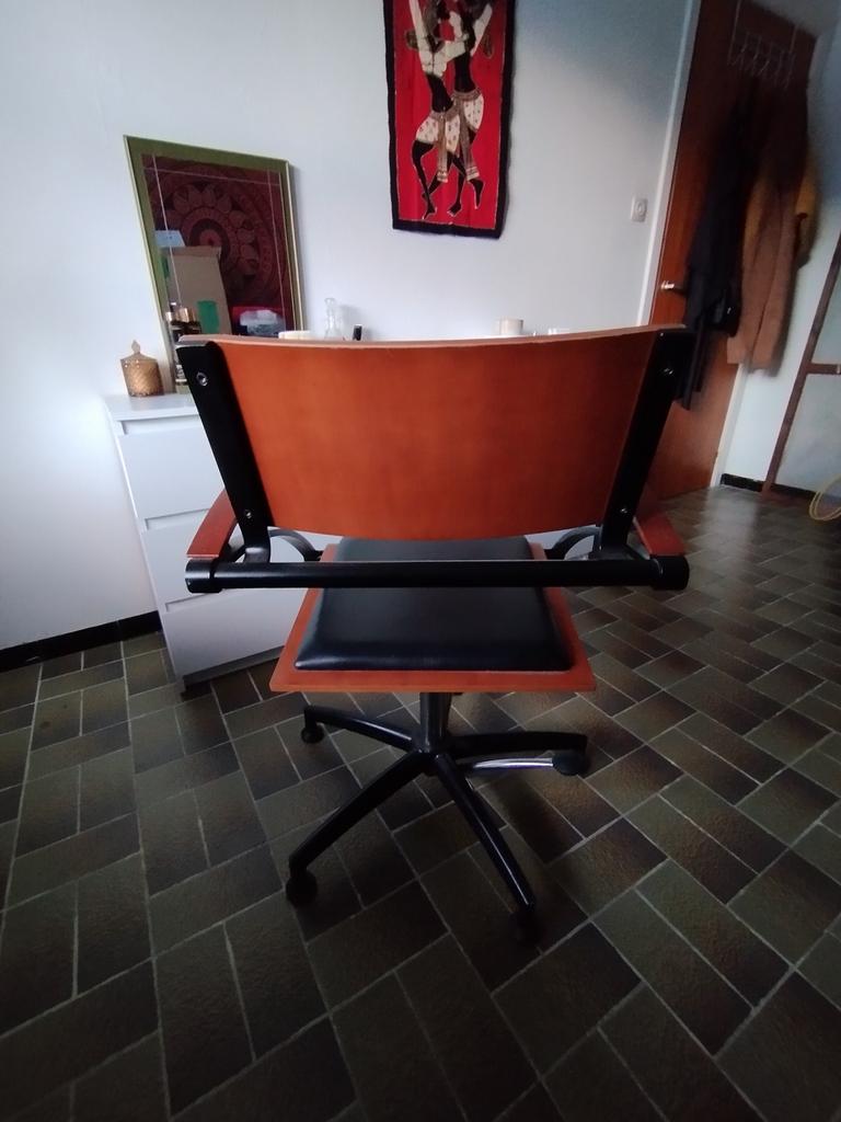 Retro kapperstoel, Huis en Inrichting, Stoelen, Ophalen, Bruin, Zo goed als nieuw, Eén