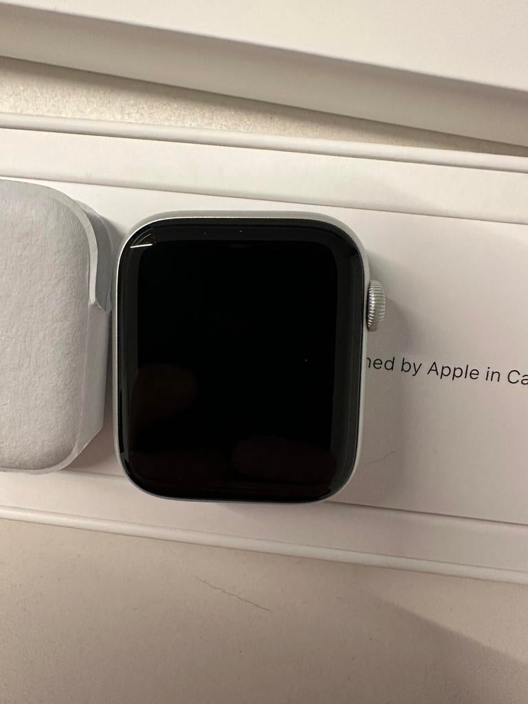 Apple watch series 6 / 44mm, Enlèvement ou Envoi, Comme neuf, Argent, Apple