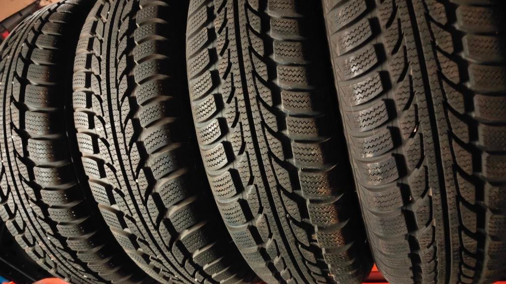 155/65r14 Hankook winterbanden 15565 r14, Ophalen, Gebruikt