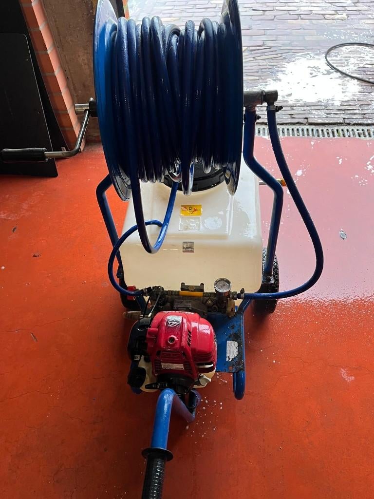 Sproeivat 50 liter op wielen, Tuin en Terras, Hogedrukreinigers, Ophalen, Gebruikt, Met regelbare waterdruk, Benzine