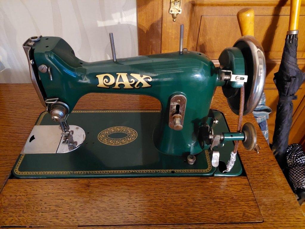 Pax naaimachine meubel, Ophalen