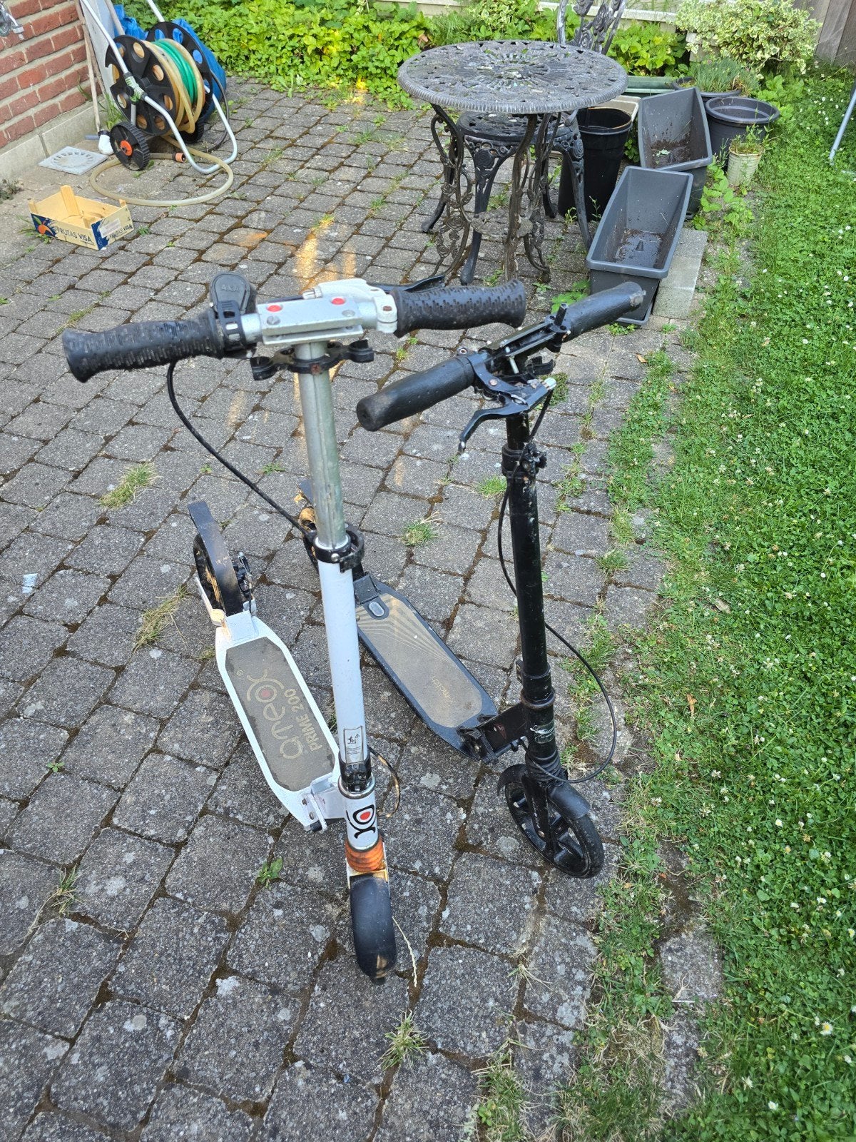 Deux trottinette, Vélos & Vélomoteurs