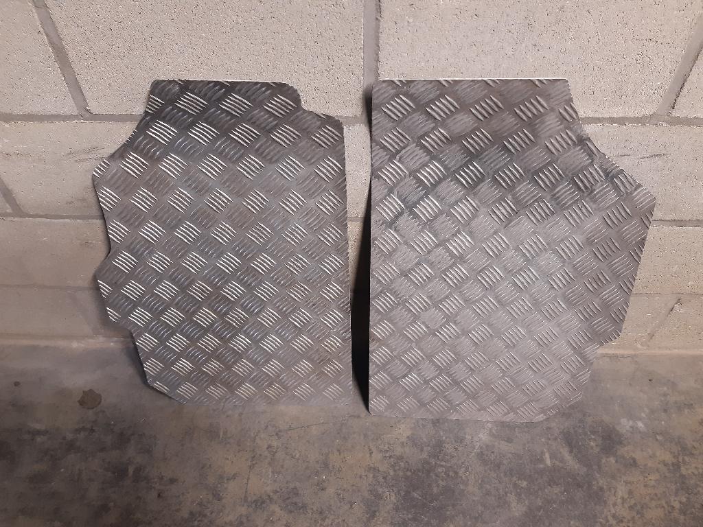 Traanplaat automatten links + rechts voor., Ophalen, Gebruikt