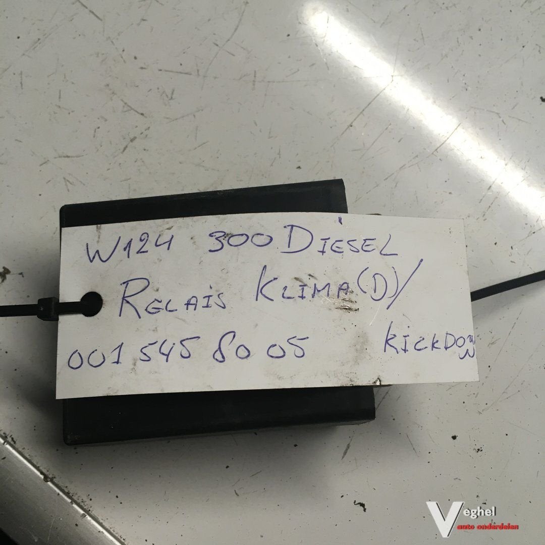 Mercedes W124 Klima /  Kickdown Relais 001 545 8005, -, Utilisé, -, -