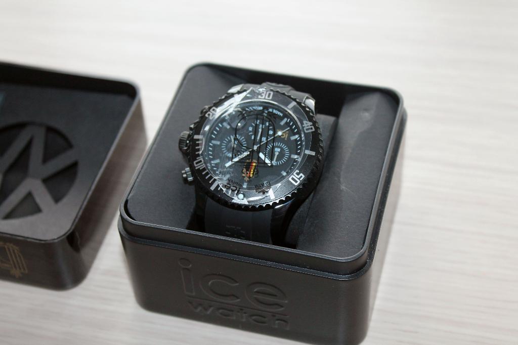 Horlige Ice-Watch Red Devils Chrono (beperkte oplage), Handtassen en Accessoires, Horloges | Heren, Nieuw, Polshorloge, Overige merken