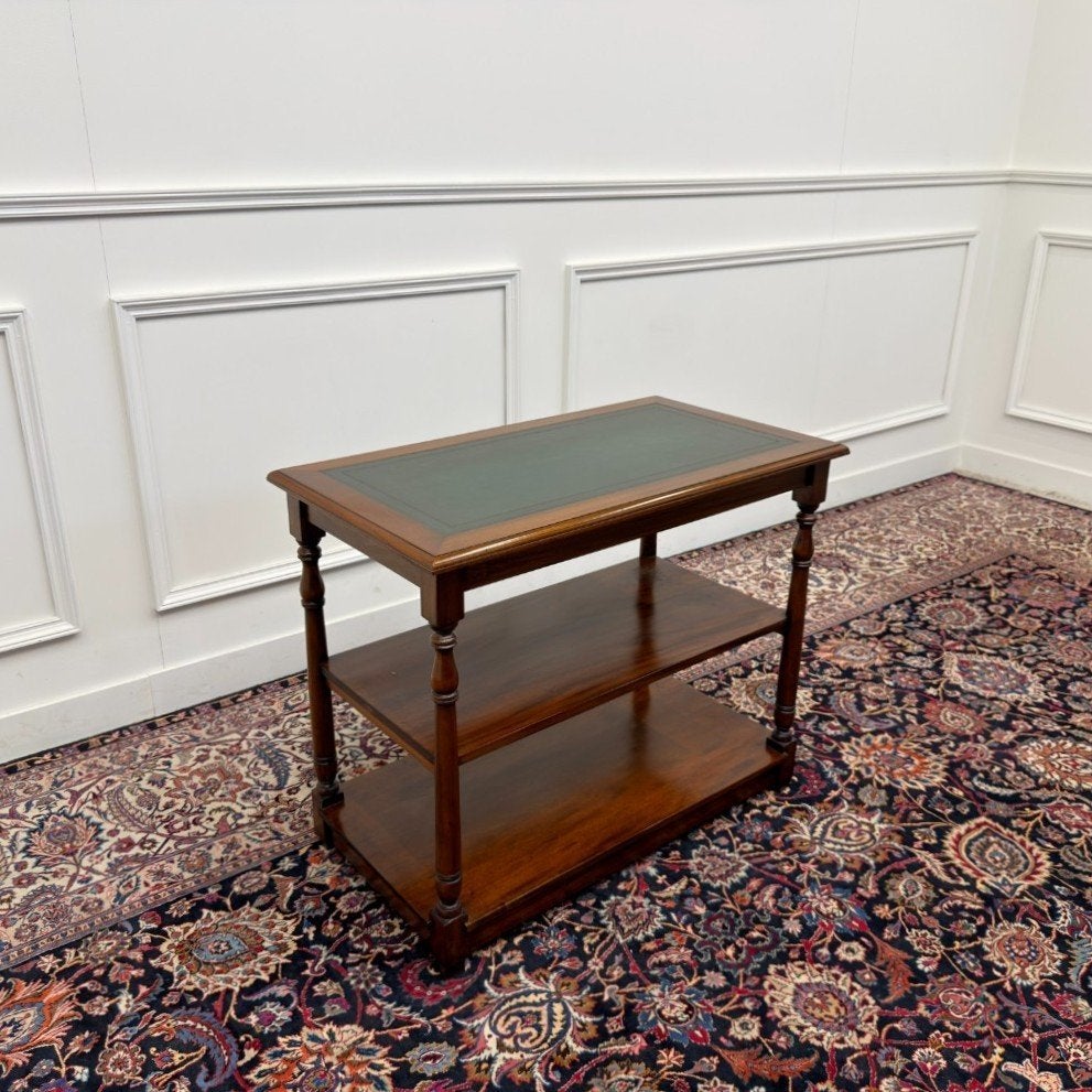 Klassiek Engelse Chesterfield Sidetable, Antiek en Kunst, Ophalen