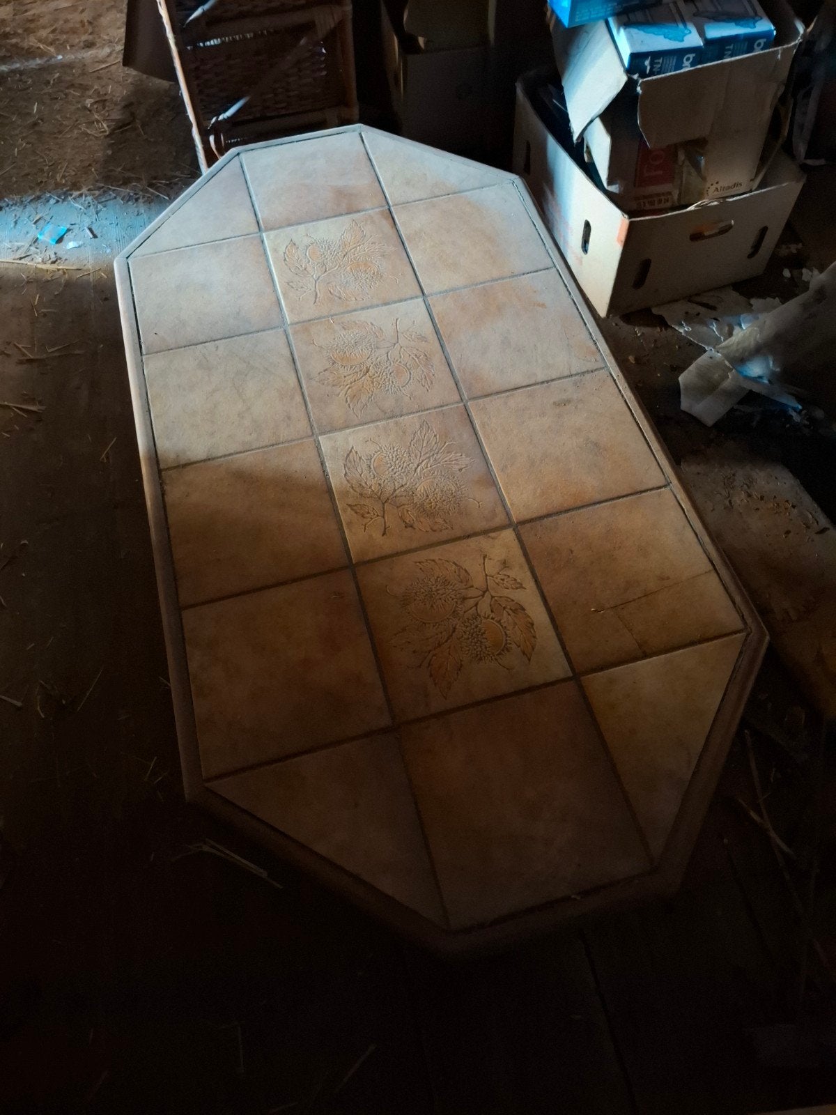 table basse, incrustations en bois, Enlèvement