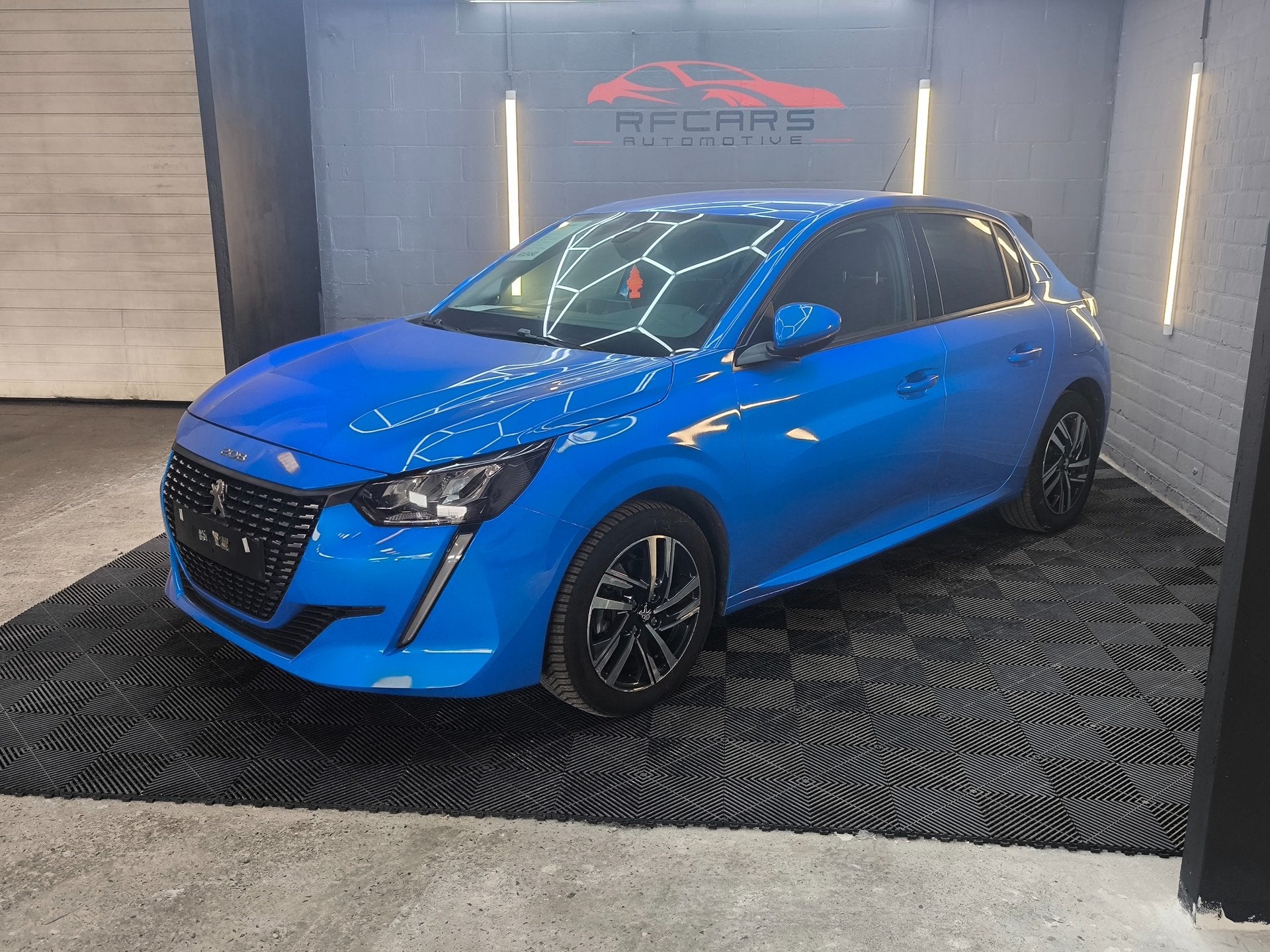 Peugeot 208, Autos, Achat, Euro 6, Entreprise, 1165 kg