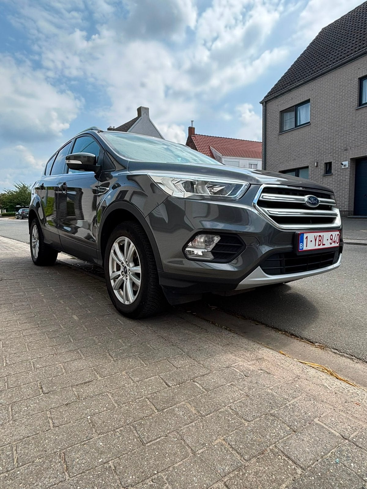 Ford Kuga 1.5 ecoboost 120 pk zeer nette staat, Auto's, Voorwielaandrijving, Stof, Navigatiesysteem, Kuga