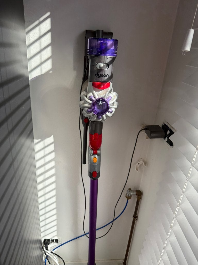 Dyson, Réservoir, Aspirateur balai, Comme neuf, Enlèvement