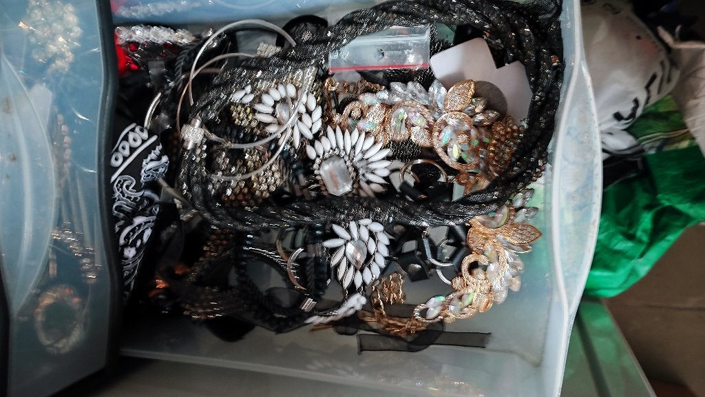Fantasie juwelen, Bijoux, Sacs & Beauté, Colliers, Enlèvement, Utilisé, Argent, Avec strass