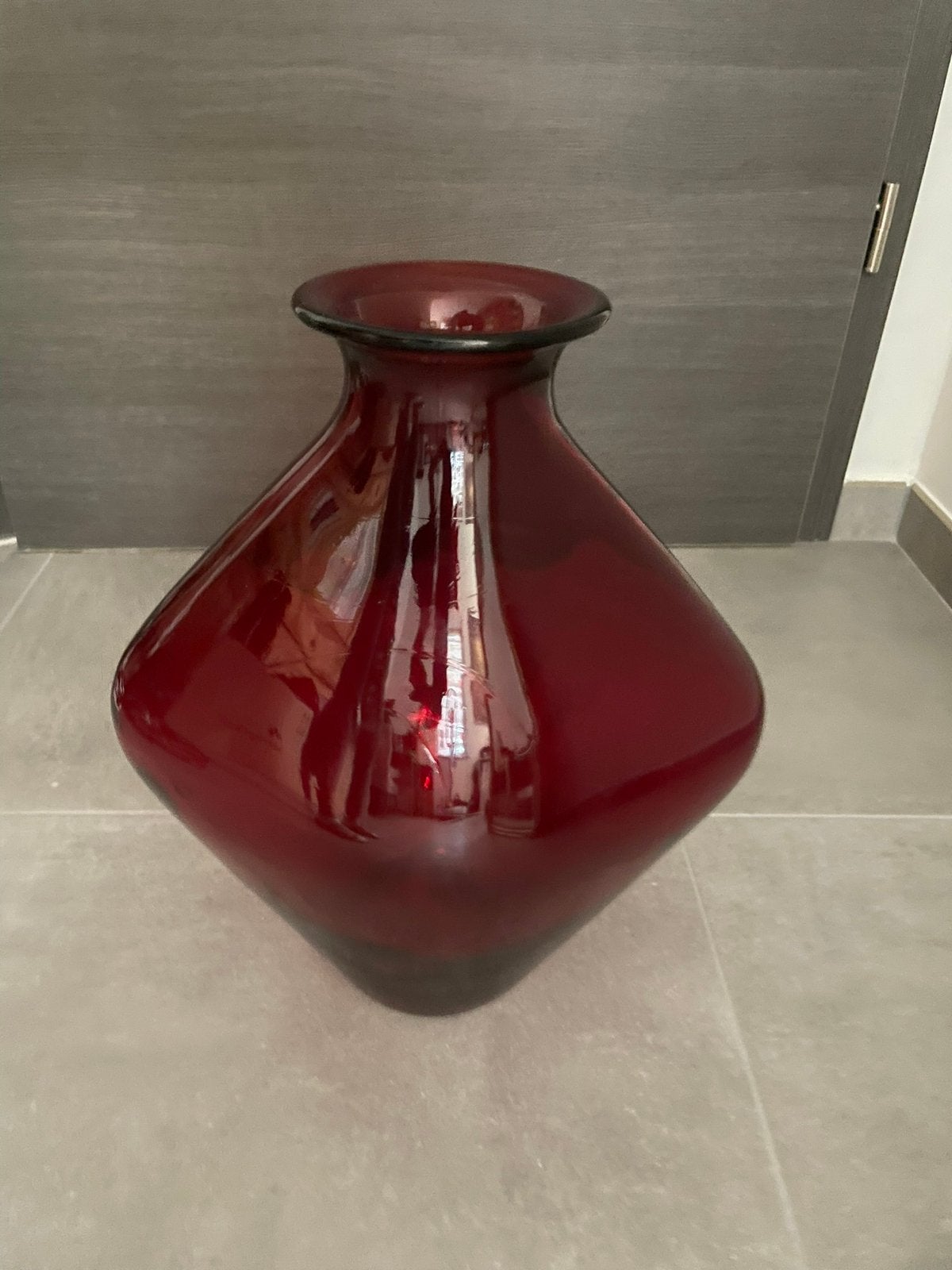 Grote rode glazen vaas, Ophalen of Verzenden, Zo goed als nieuw, Rood, Glas