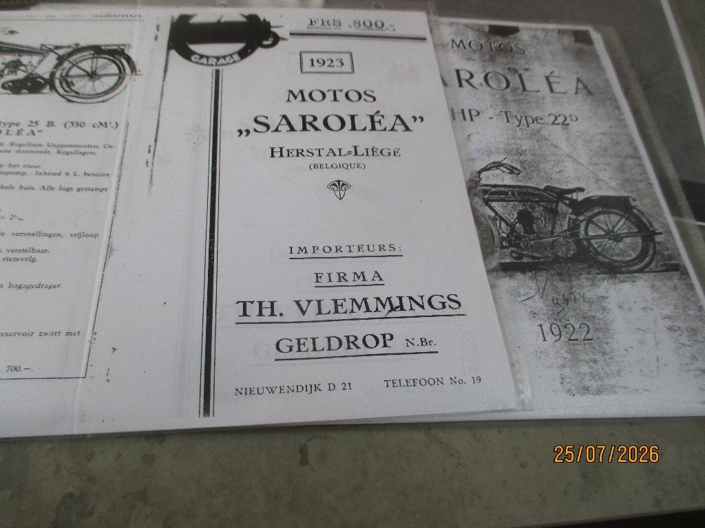 SAROLEA   een 50 tal boekjes, Motos, Enlèvement