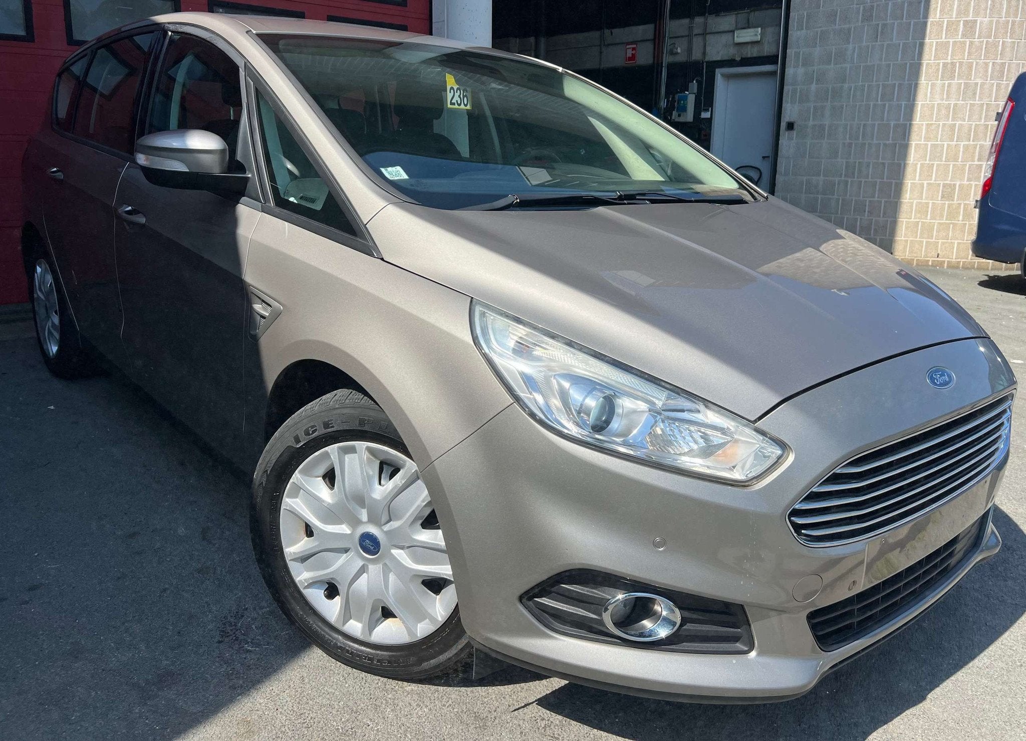 Ford S-Max 2.0 TDCi Trend + 7 PLACES + NAVI, Autos, Ford, Argent ou Gris, Achat, Euro 6, Entreprise