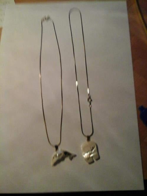 2 kettingen : 1 olifant en 1 dolfijn beide met patricia op, Bijoux, Sacs & Beauté, Colliers, Neuf, Enlèvement ou Envoi, Avec pendentif