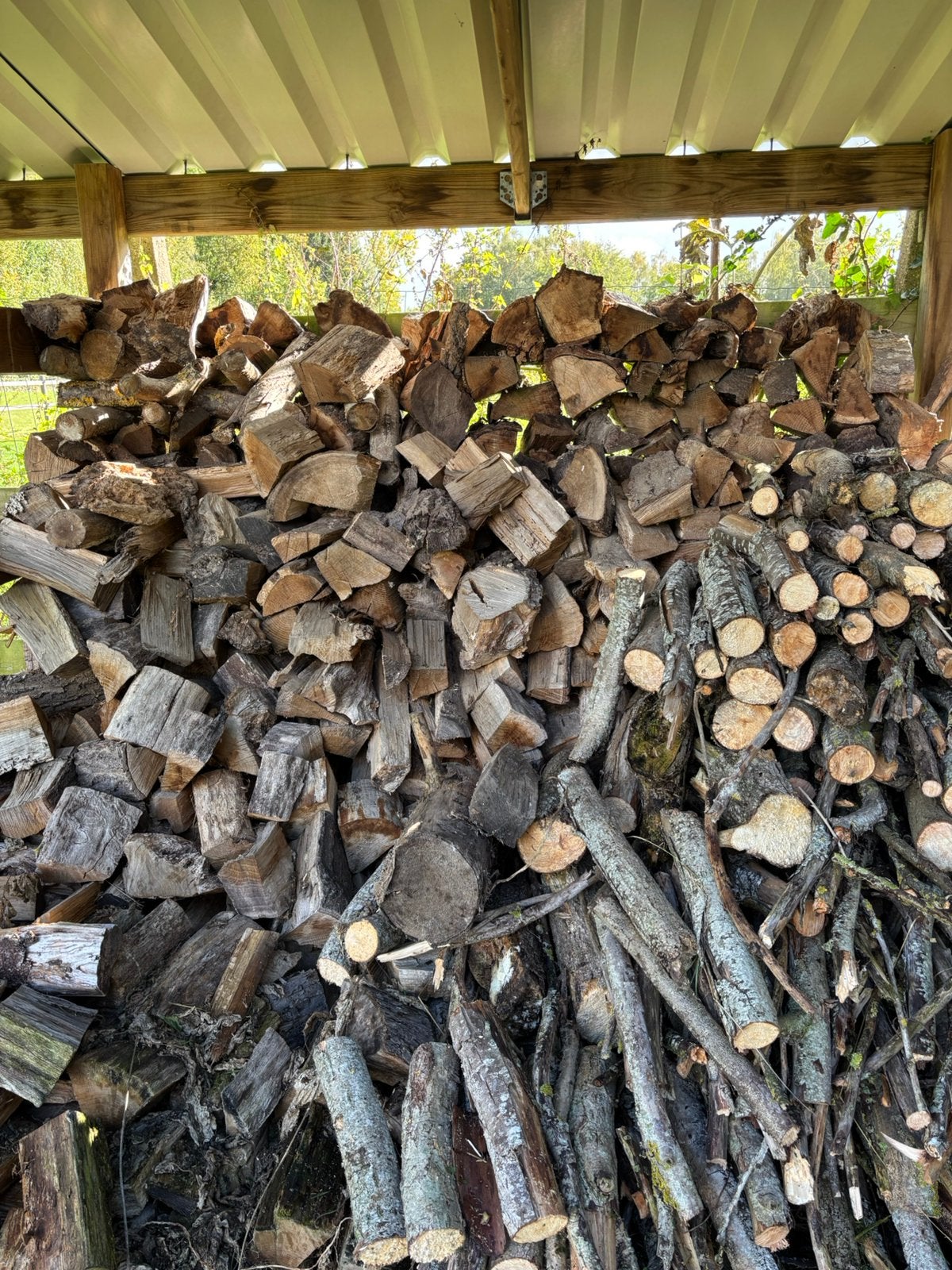 Droog brandhout. Hardhout en wilg, Enlèvement