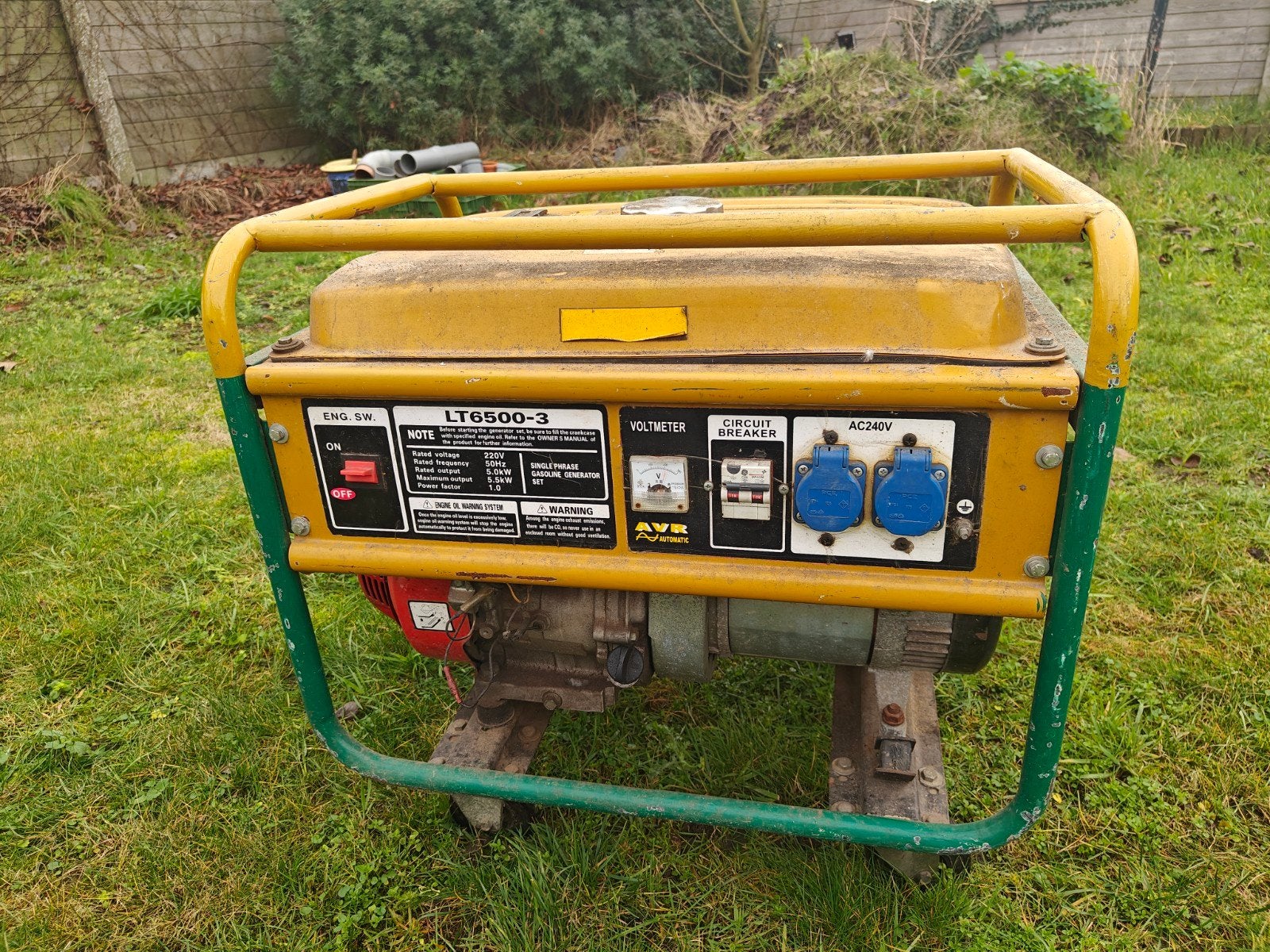 Generator, Enlèvement, Utilisé, 5 à 10 kVA, Essence