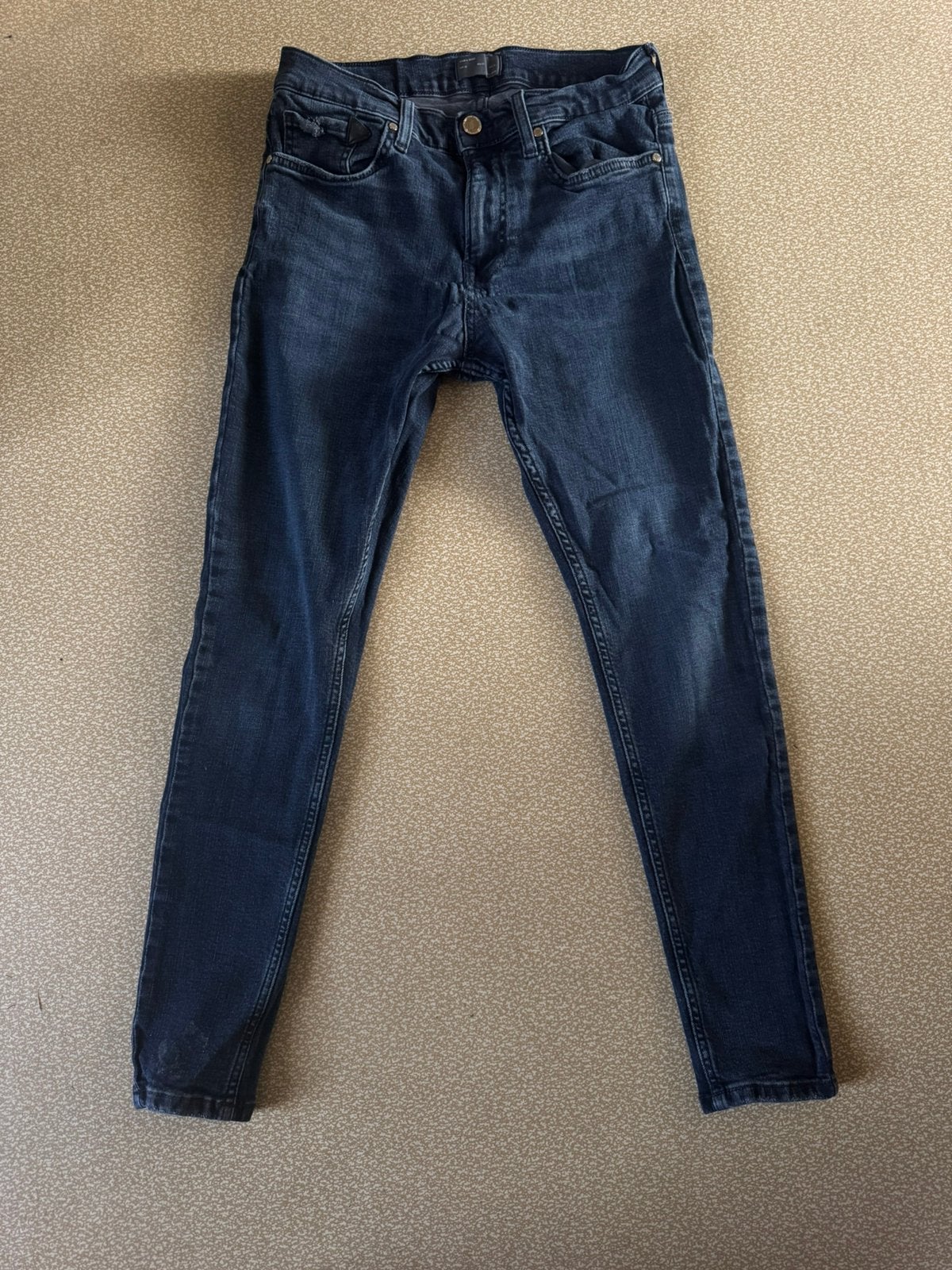Donker blauwe jeans, Vêtements | Hommes, Enlèvement, Porté, Bleu, W32 (confection 46) ou plus petit