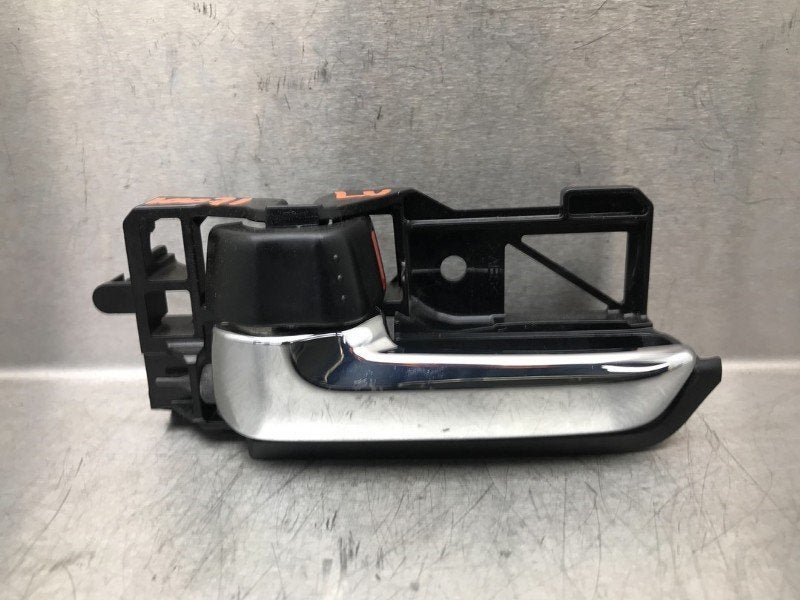 PORTIERGREEP BUITEN LINKS VOOR Suzuki Ignis (MF) (01-2016/-), Gebruikt, Voor, Suzuki