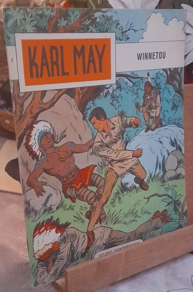 Karl May 2''Winnetou’' eerste druk met hertekende voorplaat, Gelezen, Willy Vandersteen, Eén stripboek, Ophalen of Verzenden