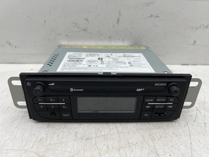 Radio van een Renault Trafic, Gebruikt, -, Renault, -