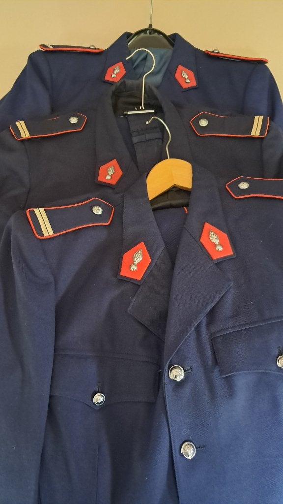 BELGIQUE - ABL - GENDARMERIE - LOT - 3 VAREUSES ET PANTALONS, Enlèvement ou Envoi, Gendarmerie, Vêtements ou Chaussures