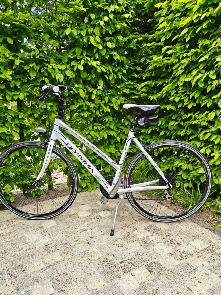 Vélo de sport Olympia pour femme, 10 à 15 vitesses, Frein sur jante, Comme neuf, Enlèvement