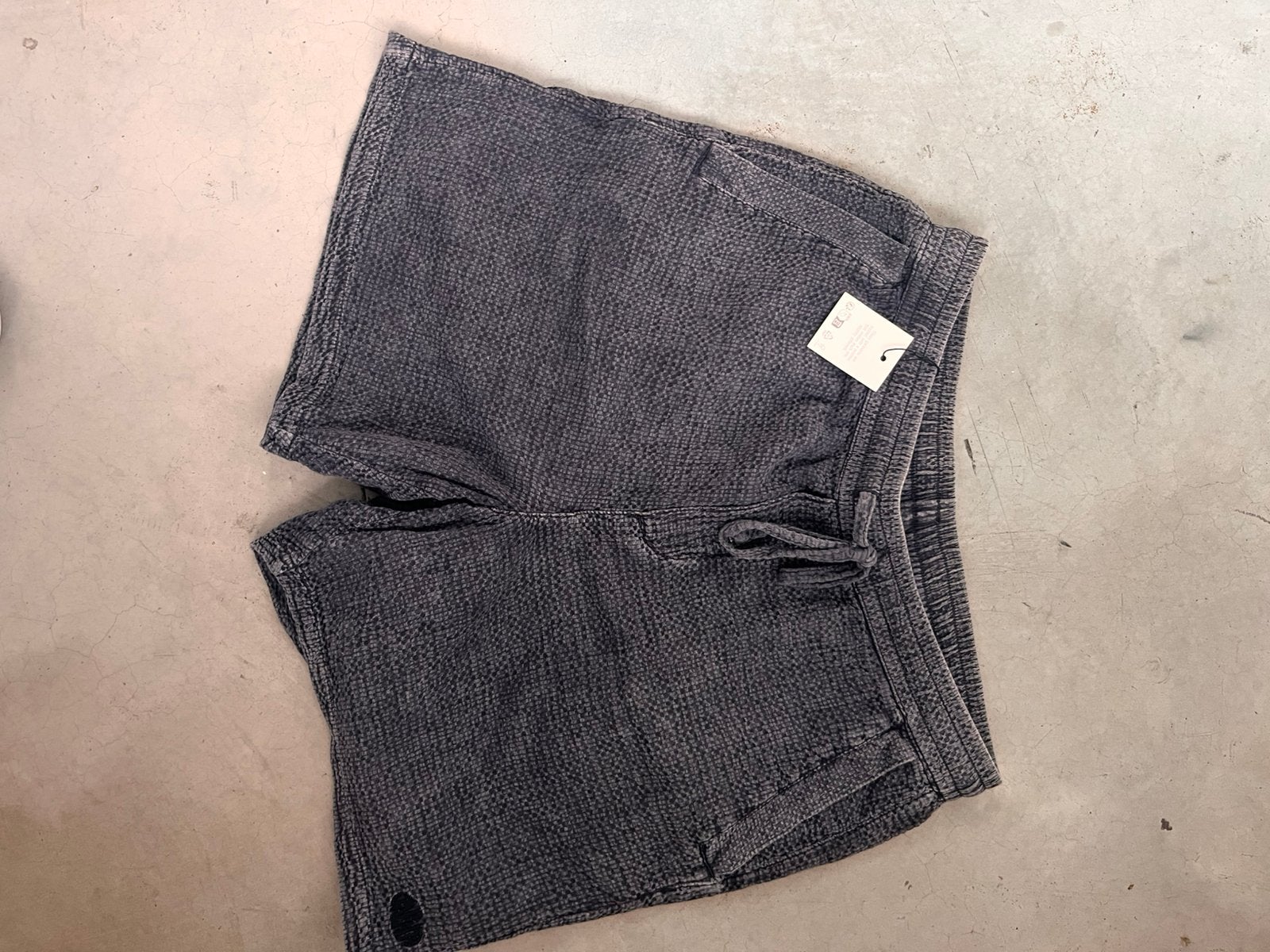 Short Zara taille M, Vêtements | Hommes, Enlèvement ou Envoi, Neuf, Taille 48/50 (M), Gris