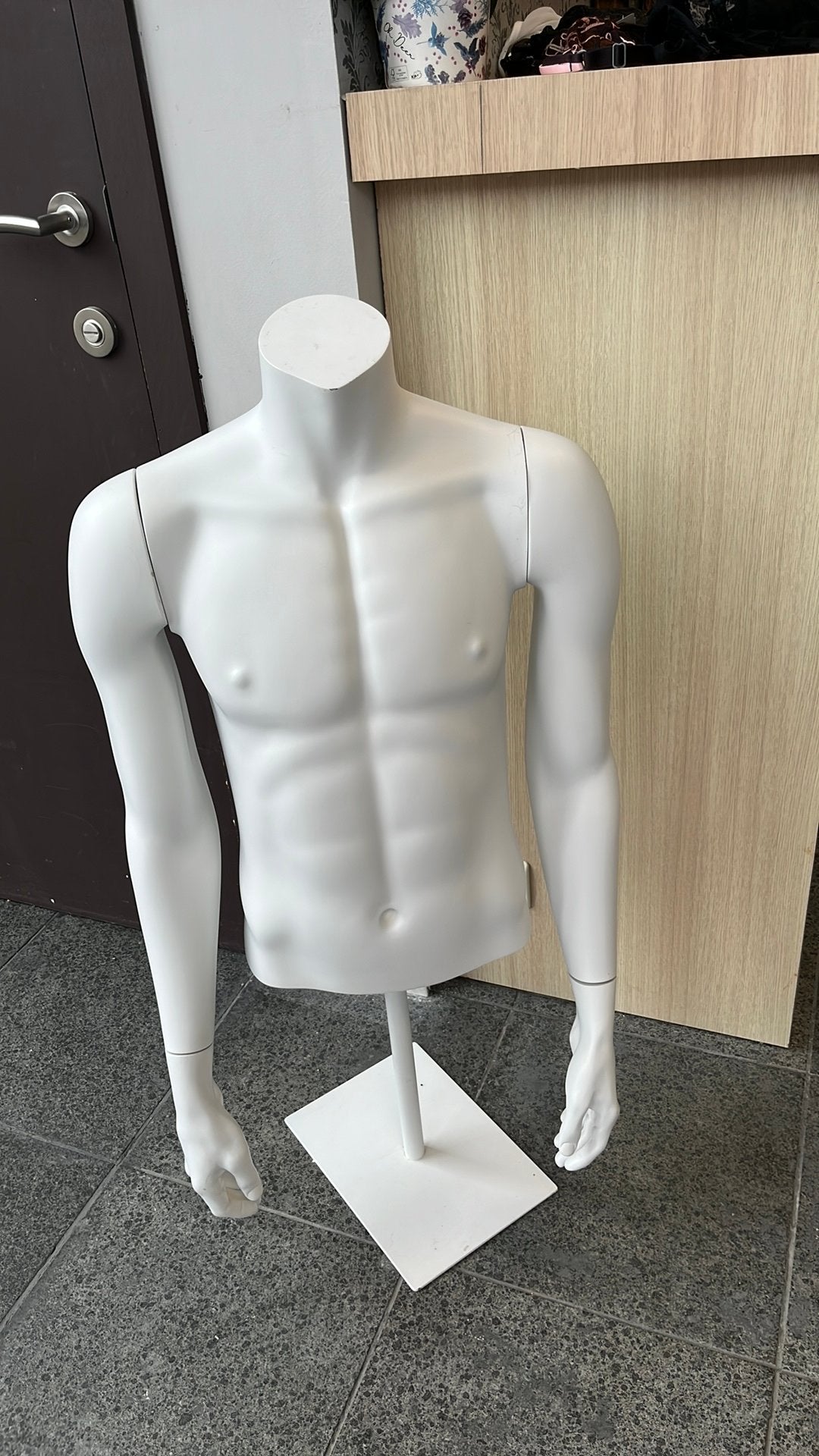 Mannequin pour homme à pied. Robuste, Hobby & Loisirs créatifs, Couture & Fournitures, Enlèvement, Comme neuf, Mannequin