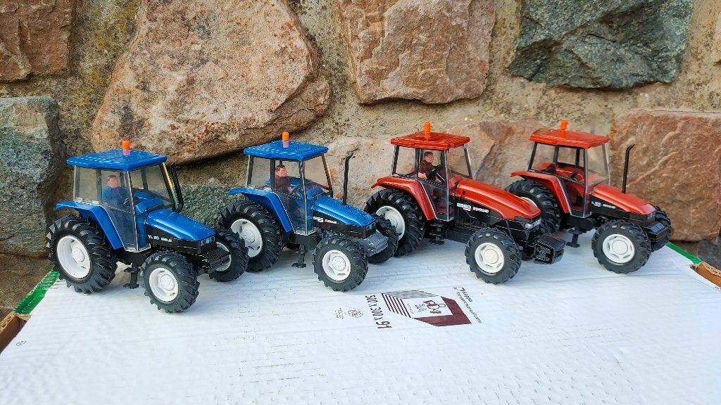 Set van 4 New Holland „Britains” tractoren, Ophalen of Verzenden, Zo goed als nieuw, Tractor of Landbouw, Britains