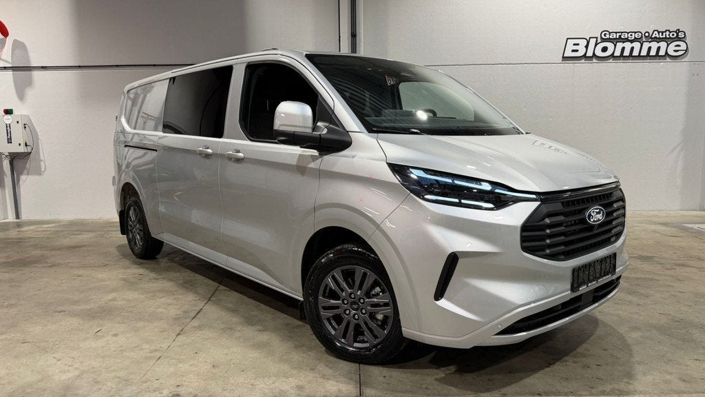 Ford Transit Custom 320 2.0 TDCI L2H1 Limited DC NIEUW ! 6-z, Auto's, Bestelwagens en Lichte vracht, Stof, Zwart, 4 cilinders