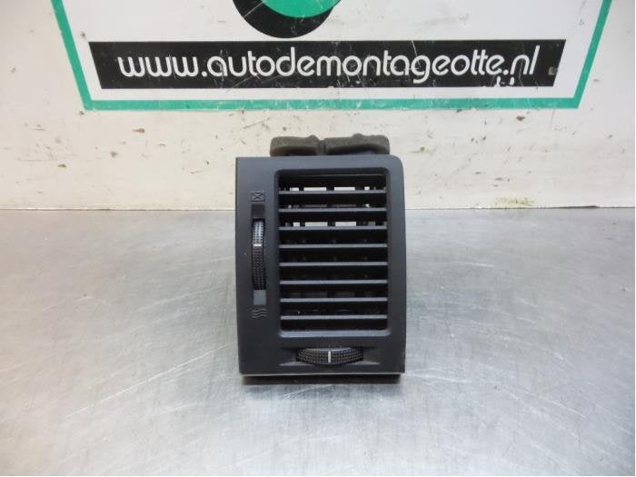 Grille aération tableau de bord d'un Hyundai Getz (Getz 03-, -, 3 mois de garantie, Utilisé, Hyundai