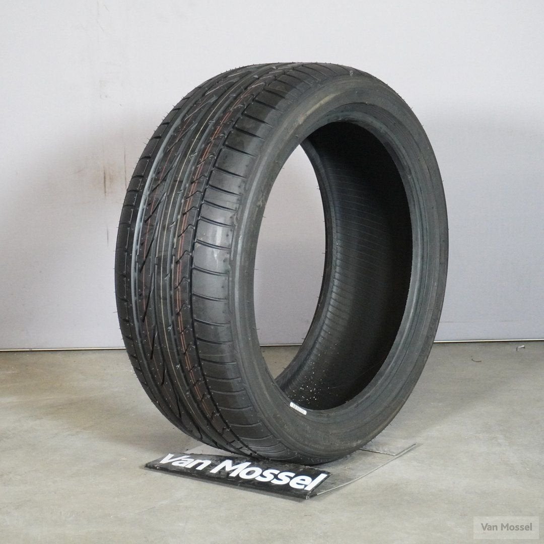 Bridgestone Potenza RE050A 215/40/R17 87V, 215 mm, -, -, Nieuw