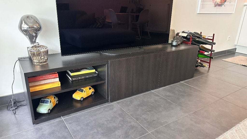 IKEA BESTÅ tv-meubel 180 cm – donkerbruin – 2 deuren, Huis en Inrichting, Ophalen, Gebruikt, 150 tot 200 cm, Minder dan 100 cm