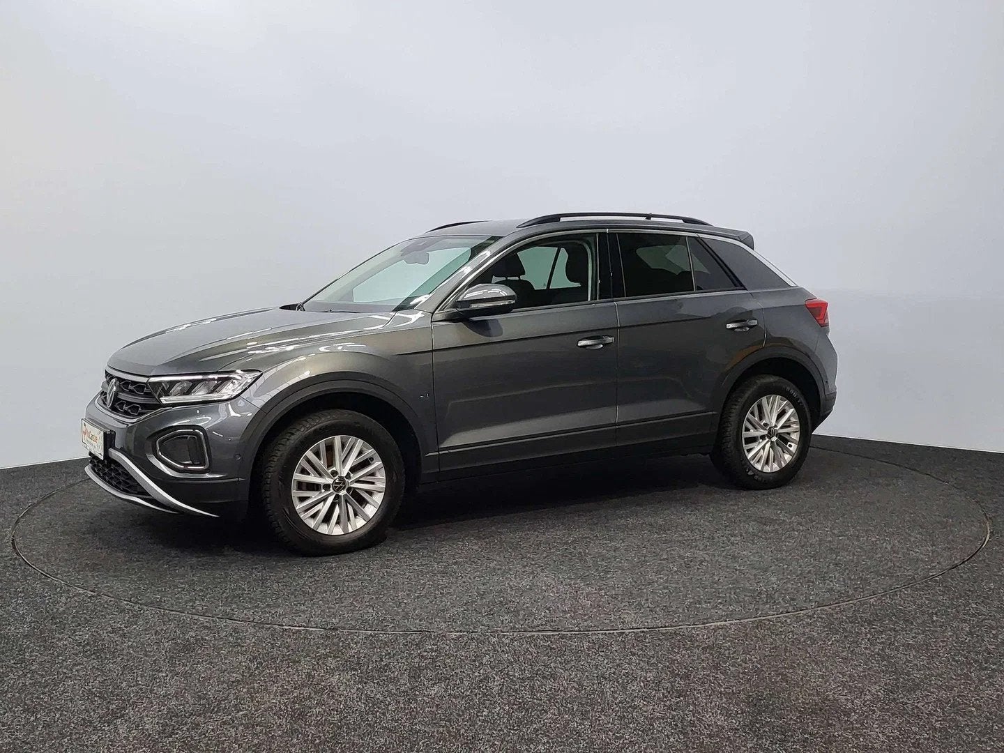 Volkswagen T-Roc 1.0 TSI | 2025 | 39.574 km | Led | Navi via, Auto's, Stof, Gebruikt, Zwart, 116 pk