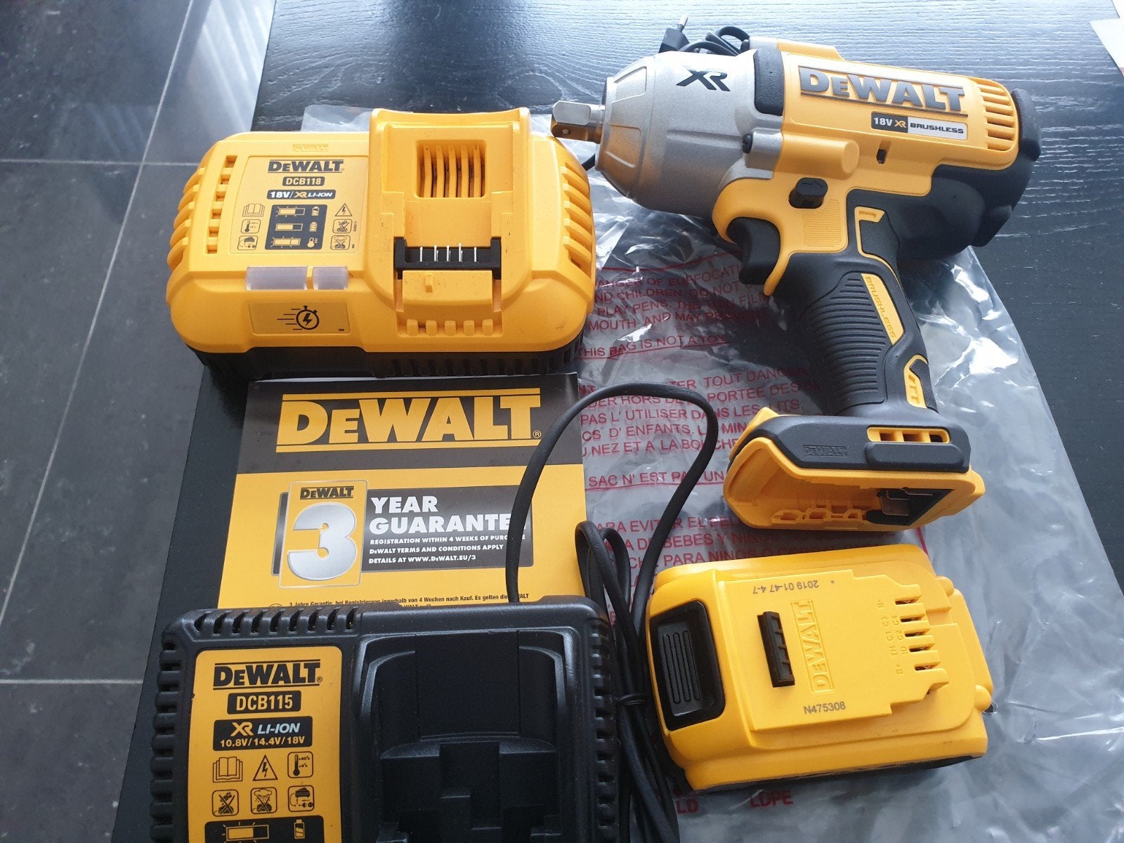 Boloneust Dewalt + Batteries +chargeur, Enlèvement