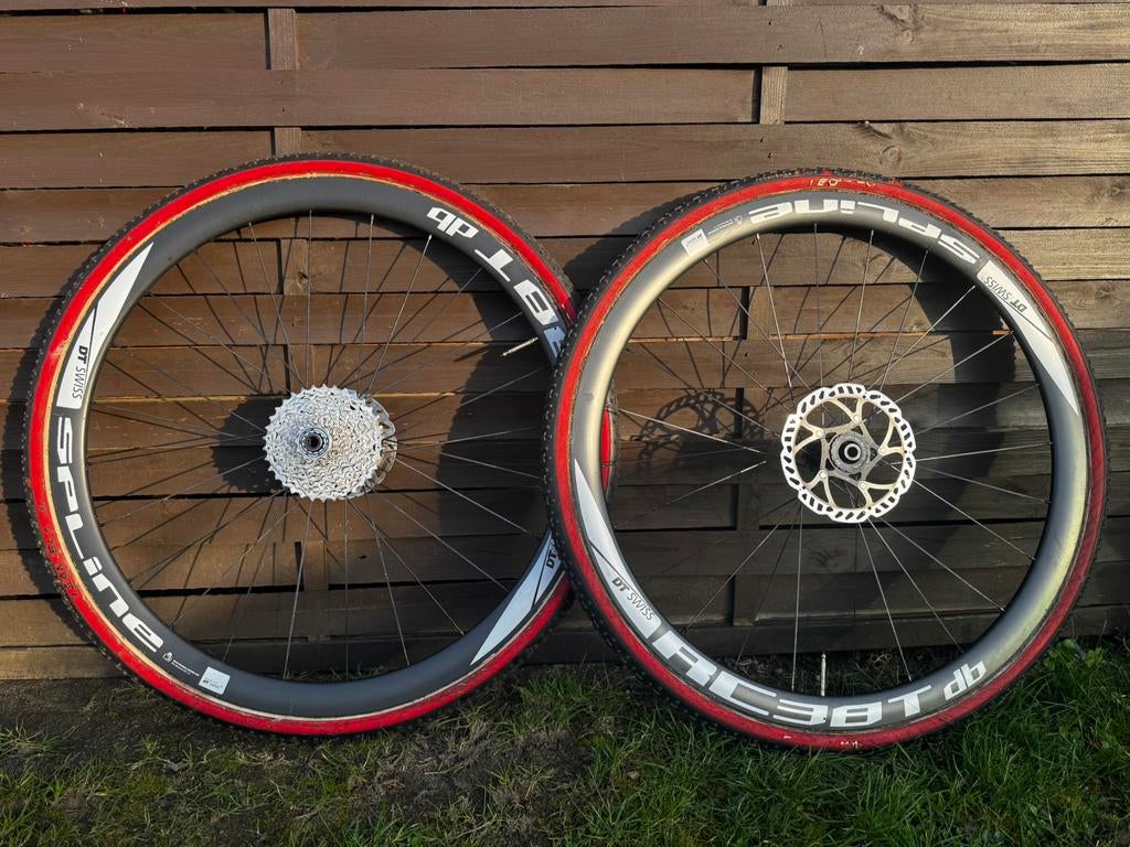 Paire de roues cyclo-cross Dt Swiss Spline RC38T carbone, Vélos & Vélomoteurs, Vélos Pièces, Comme neuf, Enlèvement ou Envoi