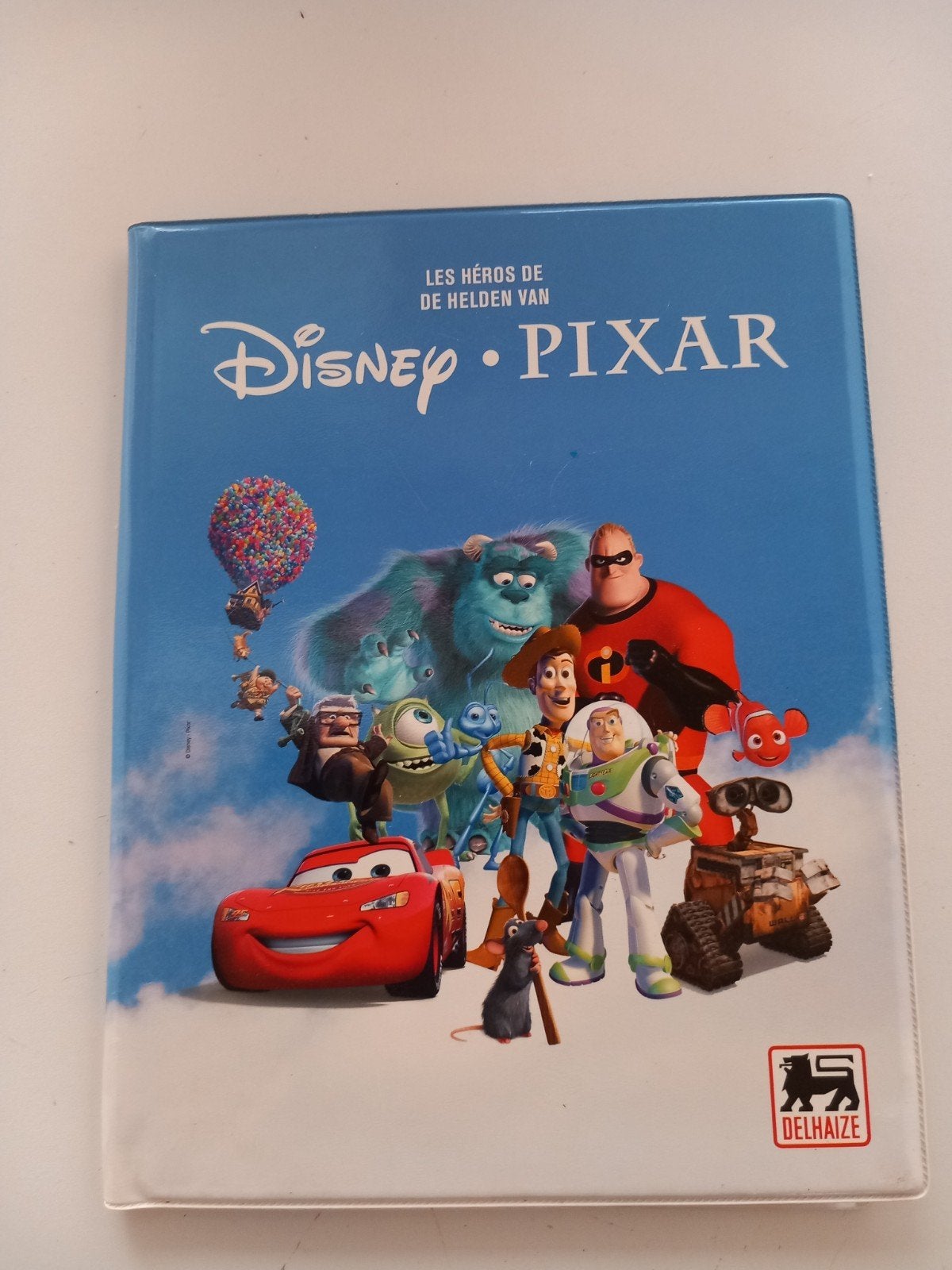 Map boek De helden van Disney Pixar Tekenfilm kaartjes, Verzamelen, Disney, Ophalen of Verzenden, Zo goed als nieuw, Plaatje of Poster