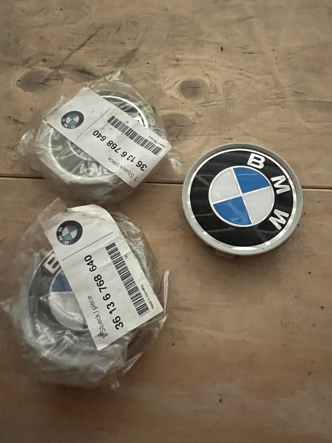 set van 3 Bmw naafkapjes, Autos : Divers, Enjoliveurs, Neuf, -, -, -