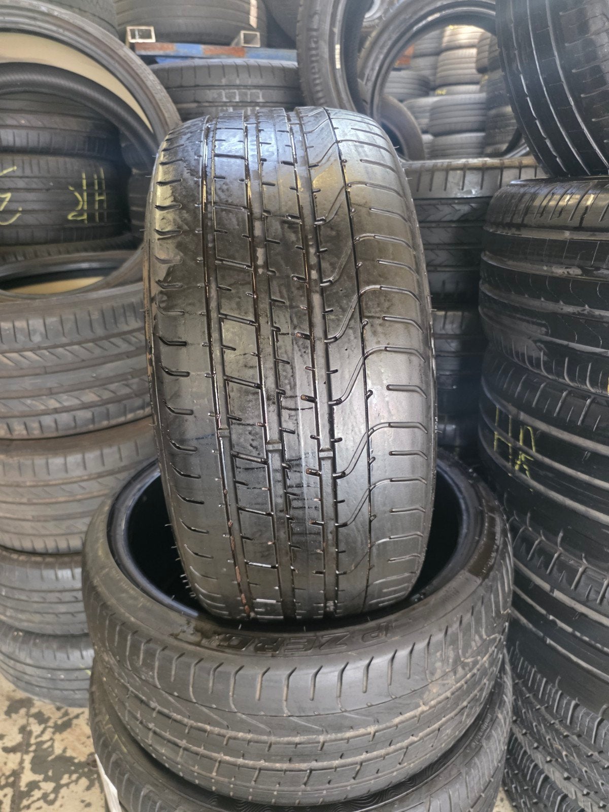 225 35 19 pirelli avec montage et équilibrage, Enlèvement