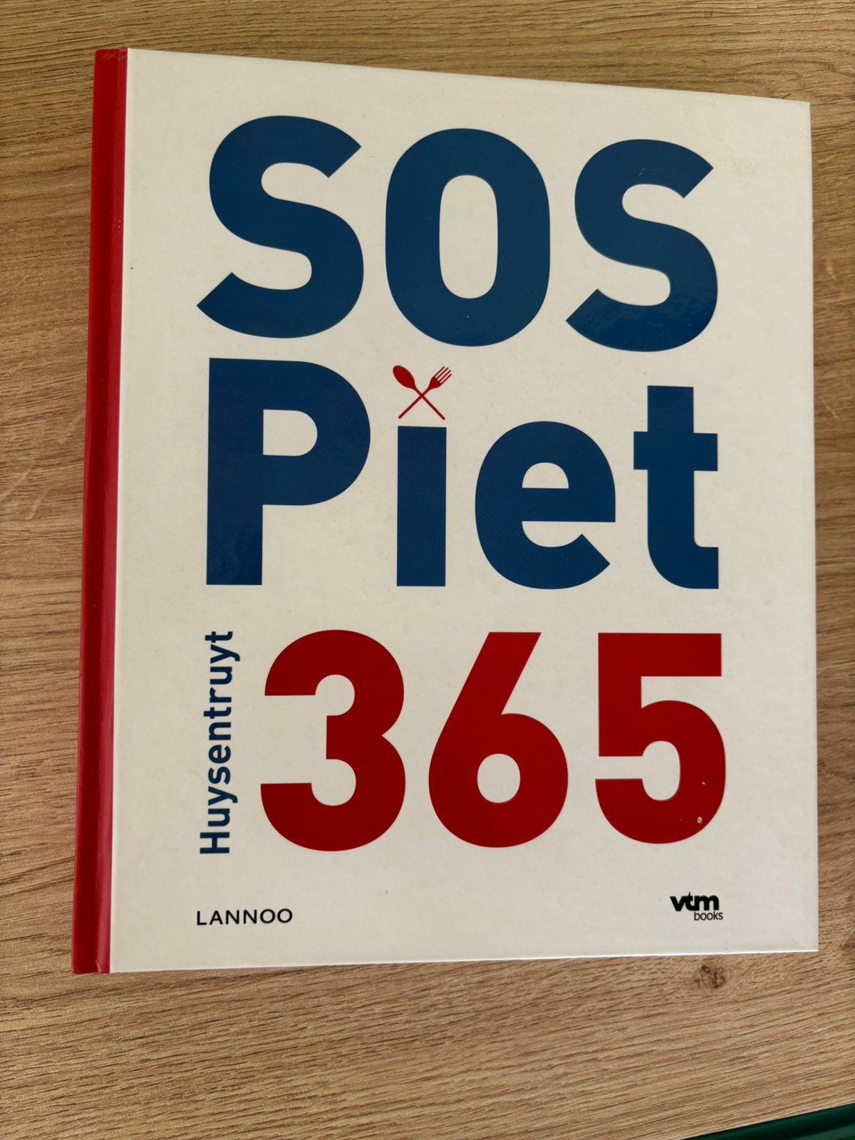 Piet Huysentruyt - SOS Piet 365, Boeken, Kookboeken, Ophalen of Verzenden, Piet Huysentruyt; Frank Smedts