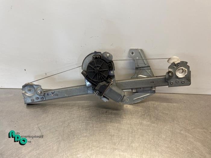 Ruitmechaniek 4Deurs links-voor van een Peugeot 107 (107 05-, Gebruikt, -, -, Ophalen of Verzenden