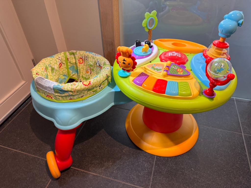 Bright Starts speeltafel, Enfants & Bébés, Jouets | Tables de jeux, Enlèvement, Comme neuf