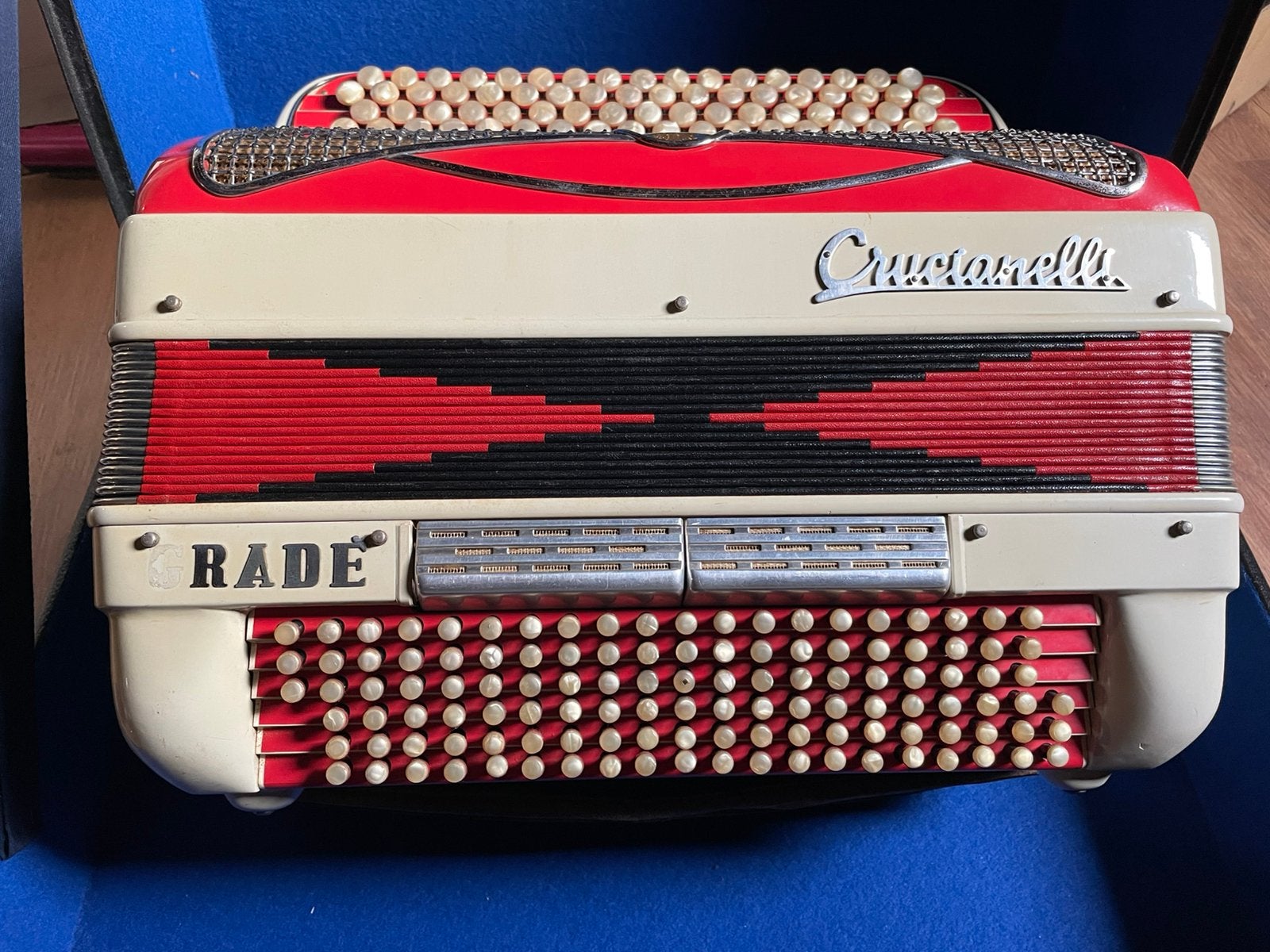 Crucianelli accordeon do 3 bass 96, Muziek en Instrumenten, Ophalen, Zo goed als nieuw, Met riemen