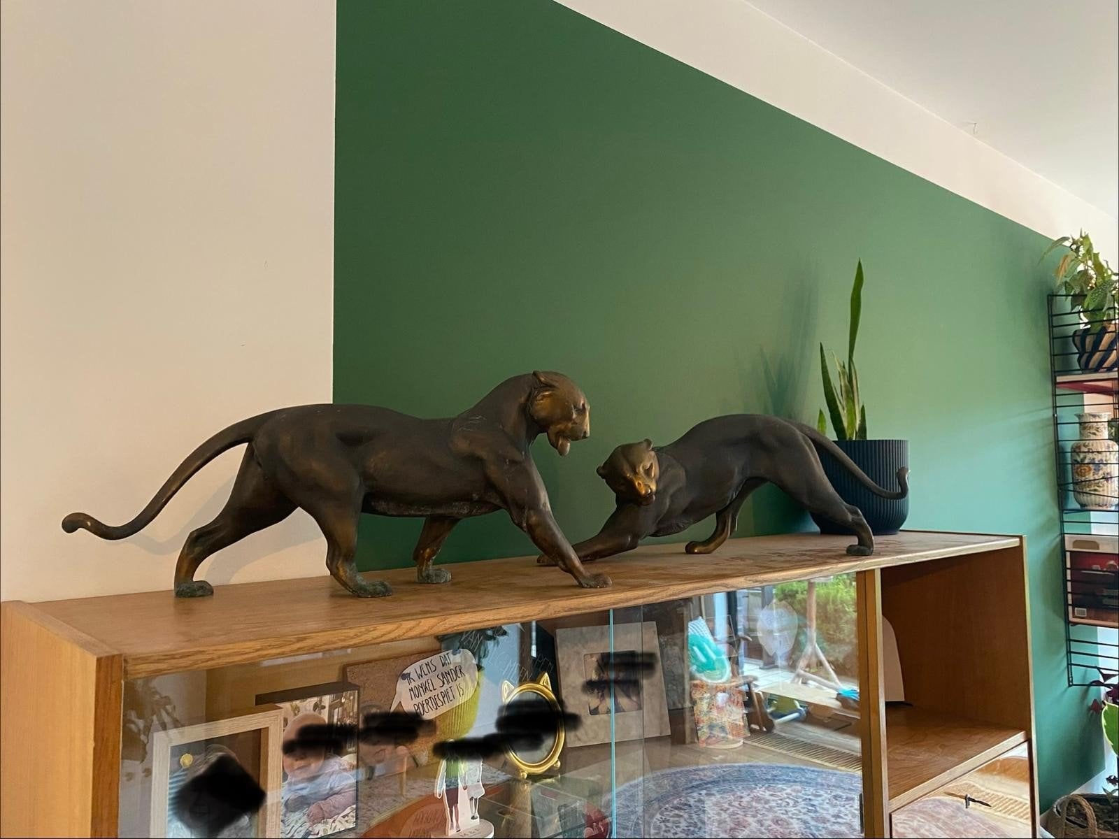 Bronzen Panters, Ophalen