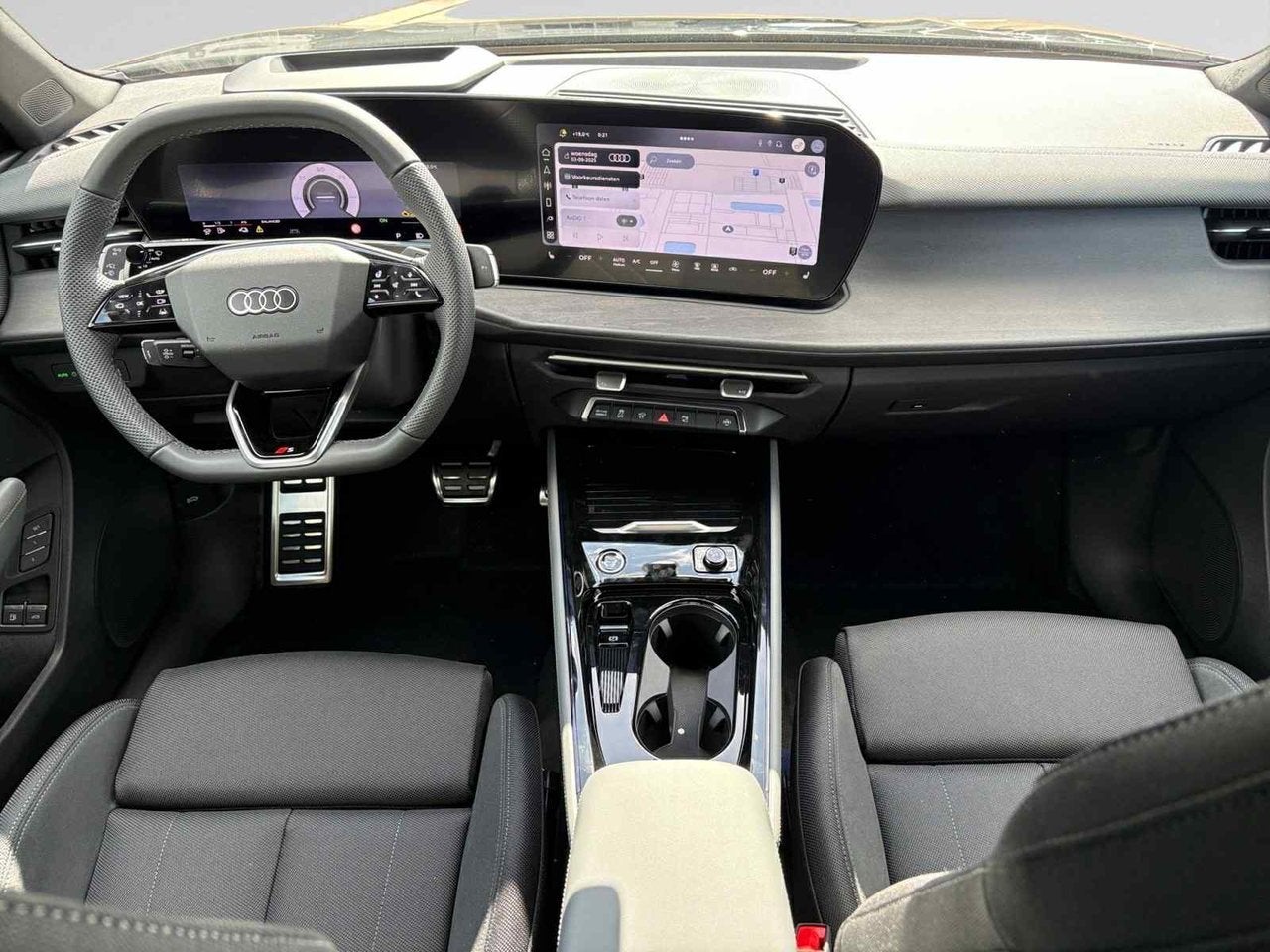 Audi Q3 SUV e-hybrid (PHEV) CORPORATE S 35 TFSI 275 PK S TRO, Auto's, Automaat, 48 g/km, Lederen bekleding, Zwart