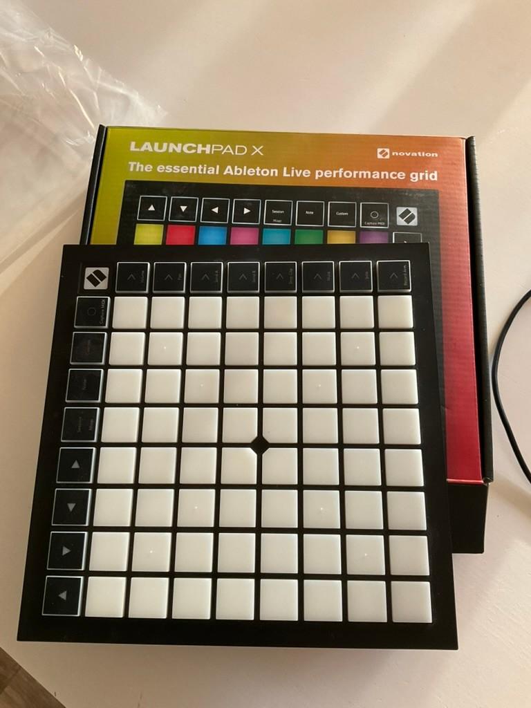 Launchpad X, Muziek en Instrumenten, Midi-apparatuur, Ophalen of Verzenden, Gebruikt